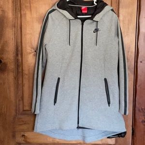 Nike Gray Hi-Low Hooded 800 Aeroloft Jacket.  Size L.